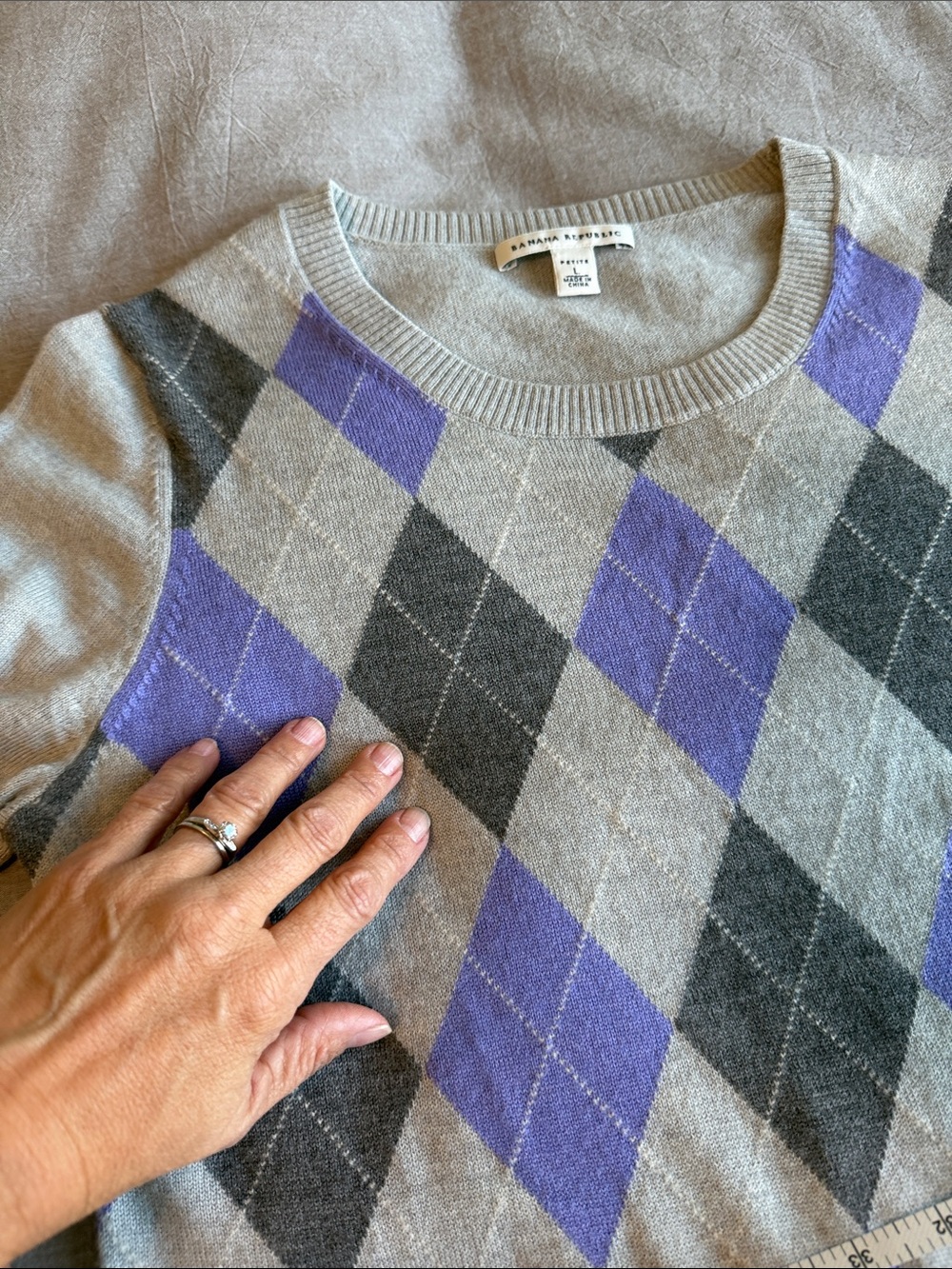Banana Republic Gray & Lavender Argyle Crewneck Shortsleeved Merino Wool Sweater - Picture 7 of 10